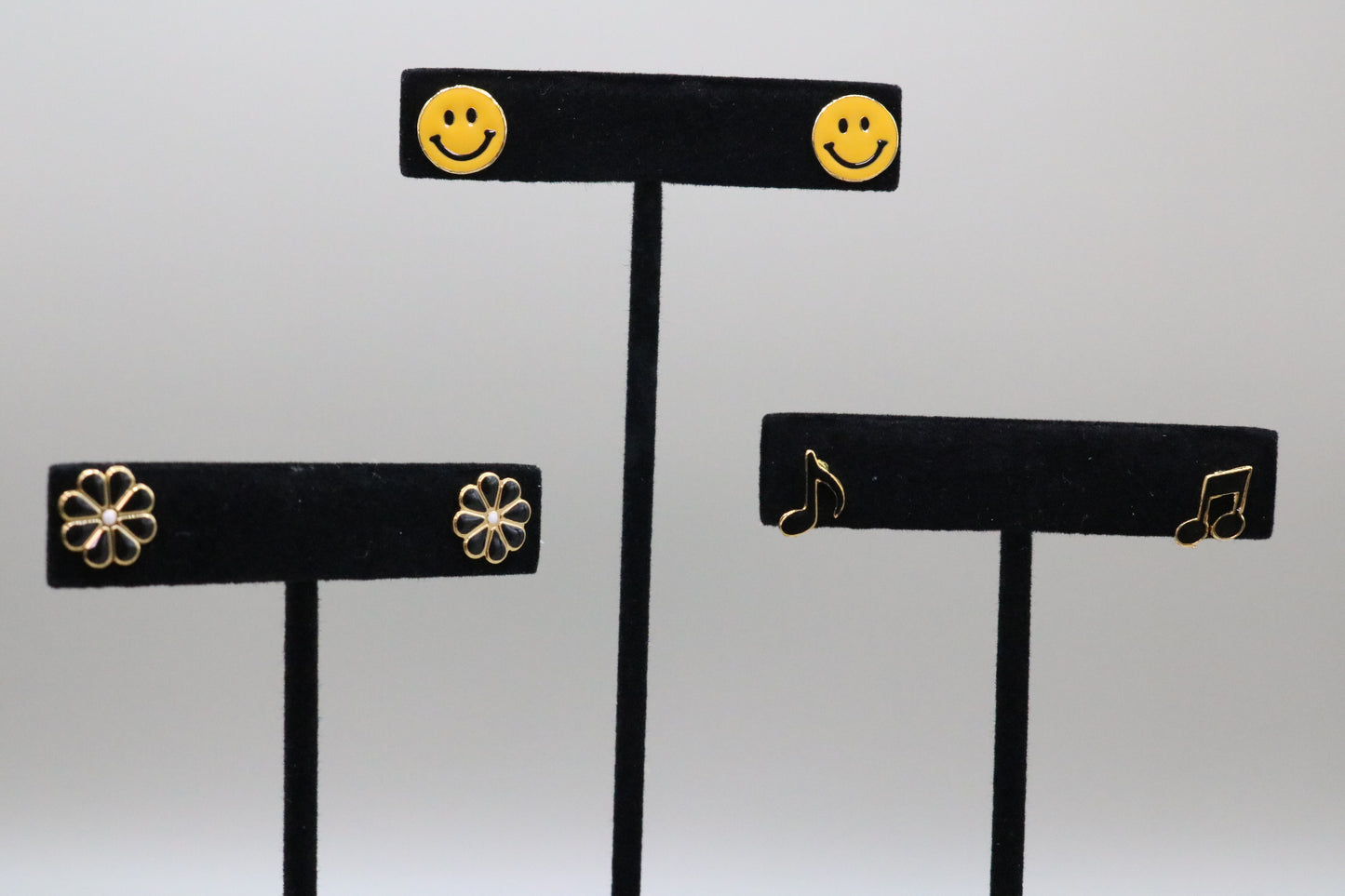 Black Daisy Fashion Earrings Handmade Earrings