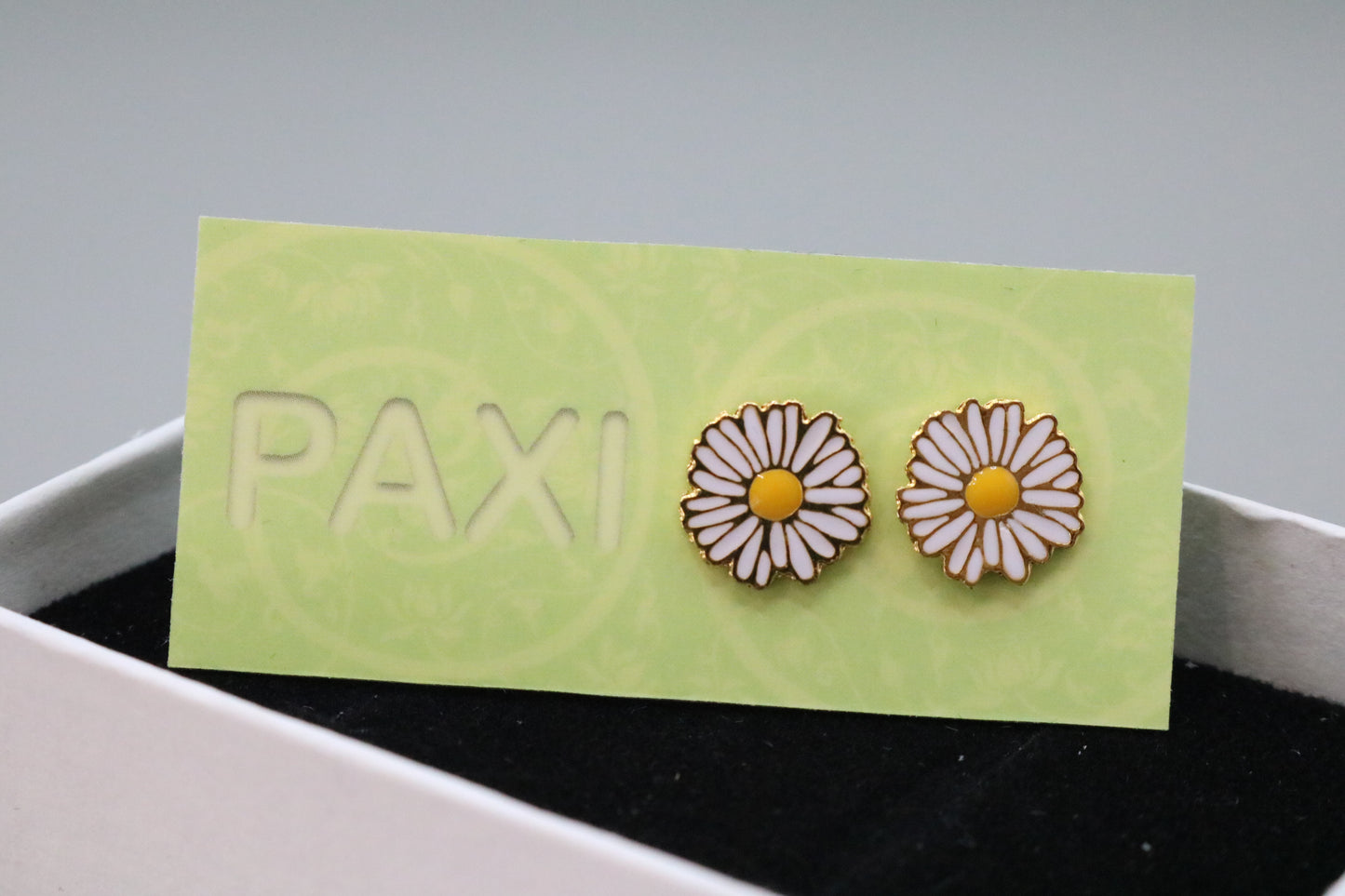 White Daisy Cute Fashion Earrings Handmade Earrings